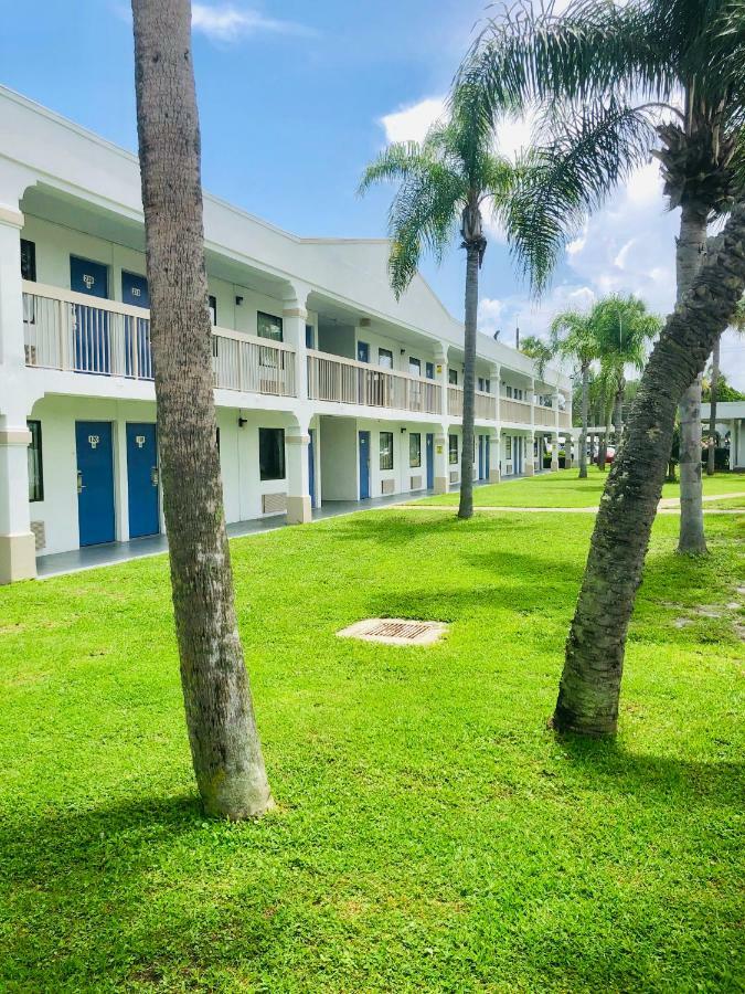 Motel 6-Starke, Fl Bagian luar foto